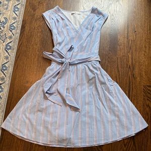 Beautiful Vineyard Vines blue striped dress. New without Tags - never worn sz 6